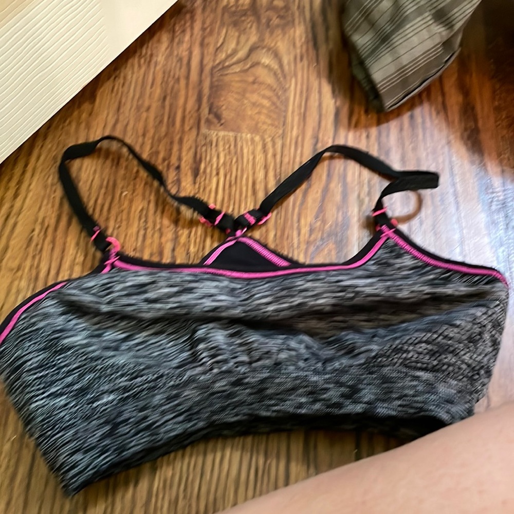 Sports bra